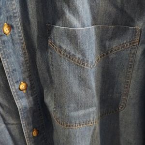 ‼️4/$20.‼️Jos. A. banks denim shirt sz.L